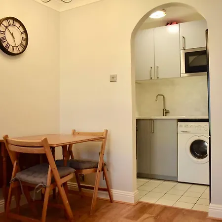 Recently-renovated 1 Bedroom Flat In Centre * Dublin